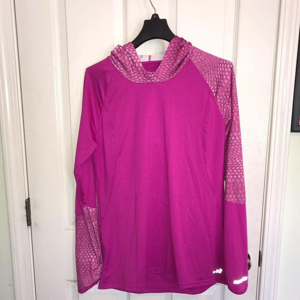 Women’s athletic top